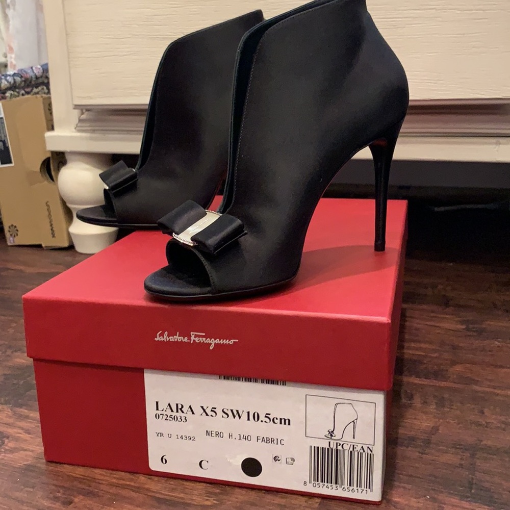 Salvatore ferragamo women’s shoes - Picture 2 of 5